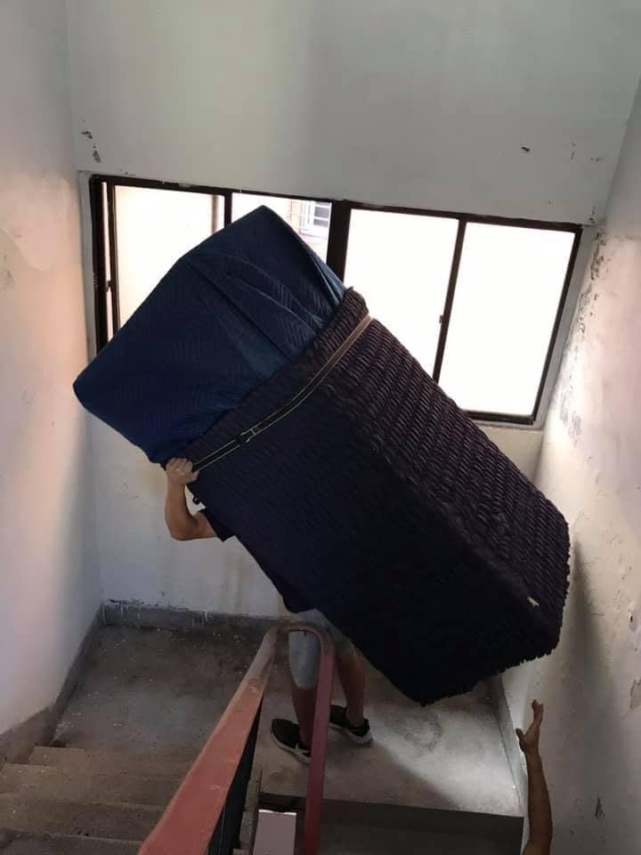 實際無電梯公寓樓梯搬運照片